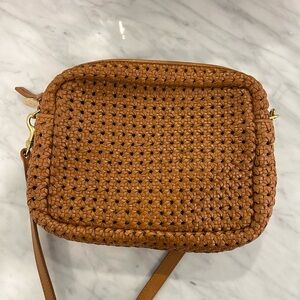 Fantastic condition Clare V. Midi Sac with included gold shoulder strap!
